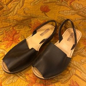 Kenneth Cole sandals